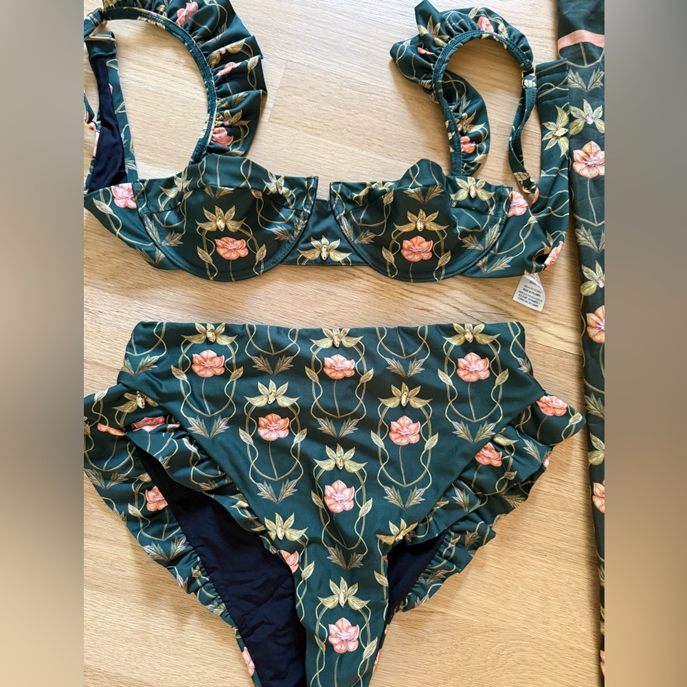 Agua by Agua Bendita Green Floral Swim Set - Picture 4 of 9